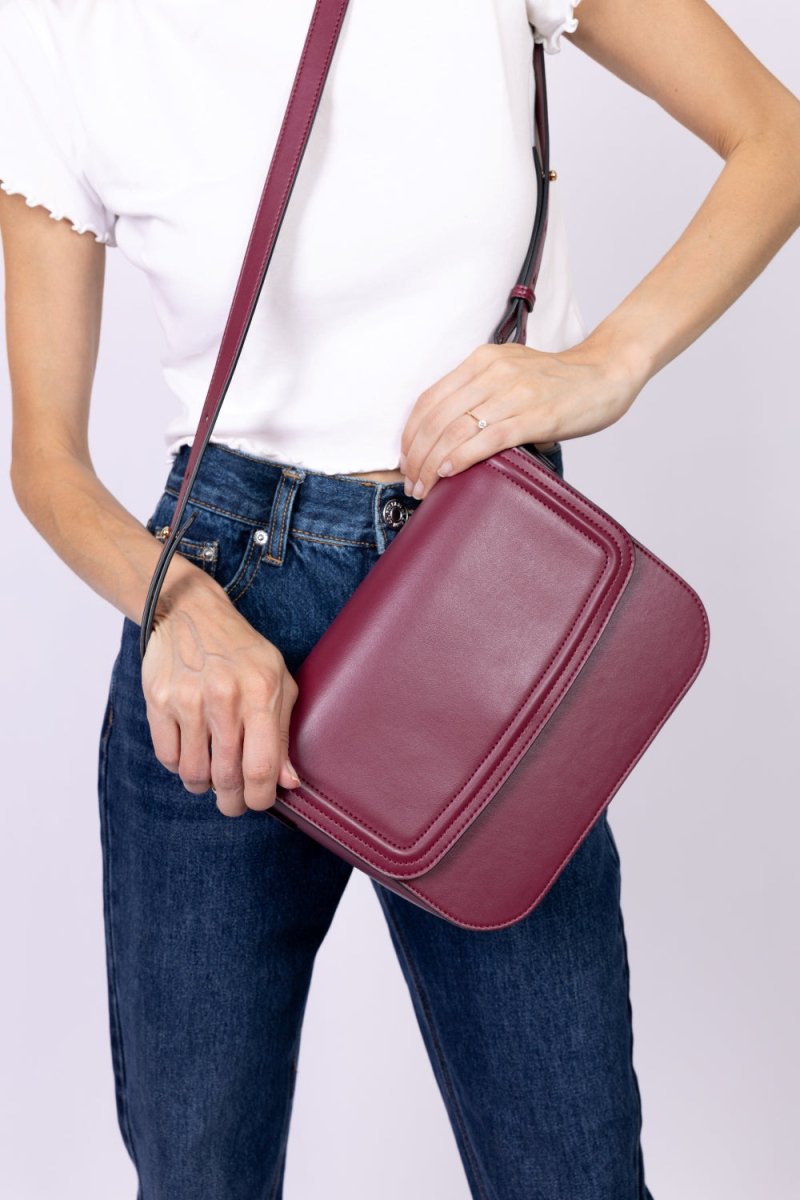 Sac vegan bordeaux pour femme - pour vous accompagner du matin au soir avec style