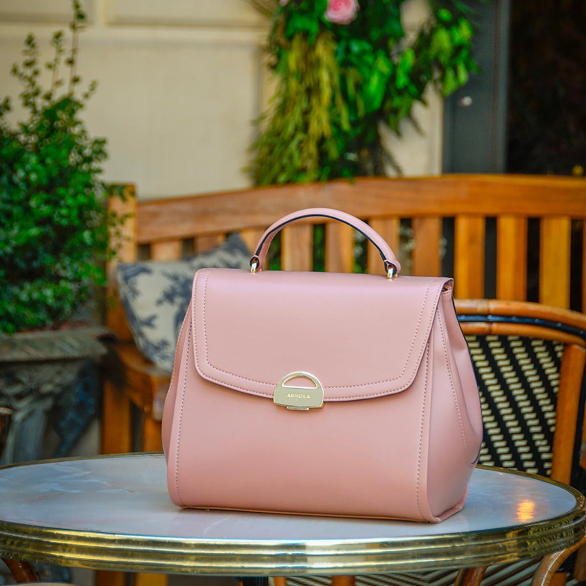 Sac à main Paname nude, dans l'univers parisien