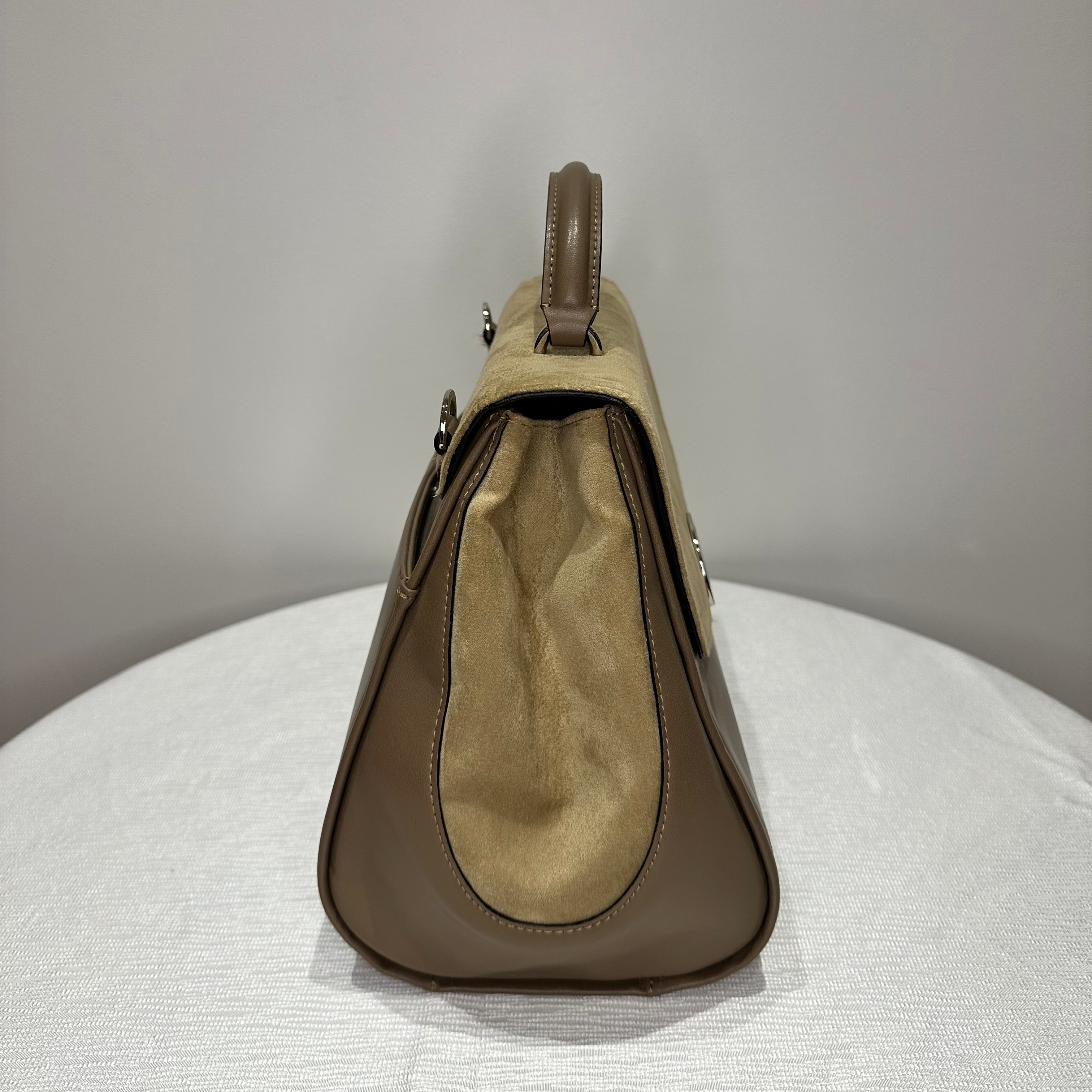 Sac à main vegan vu de côté
