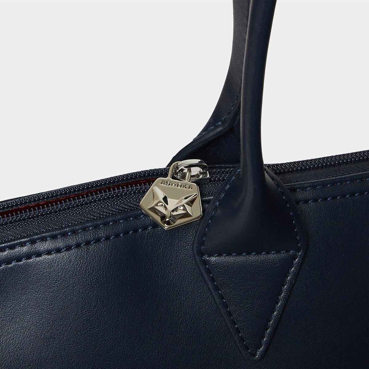 Sac cabas vegan pour femme Jolly Apple Skin bleu marine, sans cuir, éthique, écoresponsable, écologique, recyclé et sans cruauté