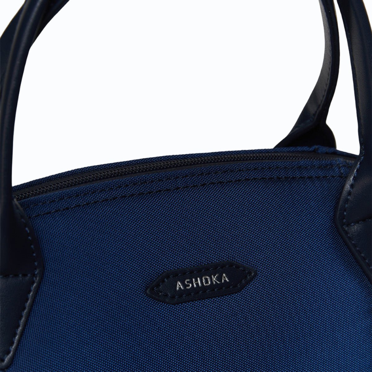 Sac à main vegan pour femme Pretty Apple Skin et Nylon recyclé bleu marine, sans cuir, éthique, écoresponsable, écologique, recyclé et sans cruauté