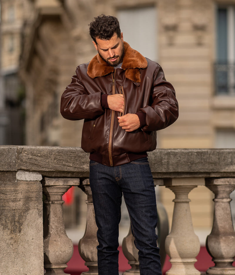 Blouson aviateur marron, vegan pour homme, Roland, sans cuir, intérieur doublé de fourrure synthétique made in France, fabriqué à Paris, matière italienne, écoresponsable, éthique, écologique, Peta approved et Animal free.