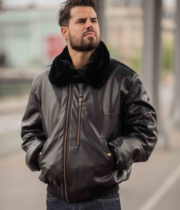 Blouson aviateur noir, vegan pour homme, Roland, sans cuir, intérieur doublé de fourrure synthétique made in France, fabriqué à Paris, matière italienne, écoresponsable, éthique, écologique, Peta approved et Animal free.