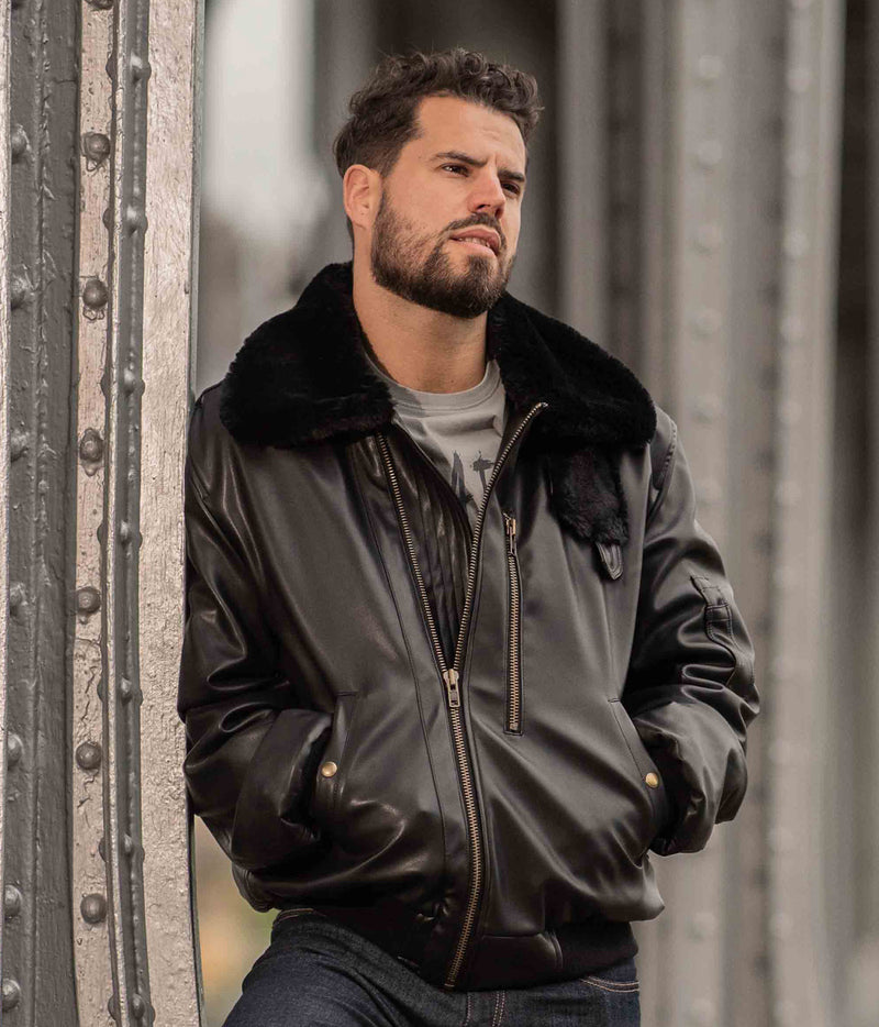 Blouson aviateur noir, vegan pour homme, Roland, sans cuir, intérieur doublé de fourrure synthétique made in France, fabriqué à Paris, matière italienne, écoresponsable, éthique, écologique, Peta approved et Animal free.