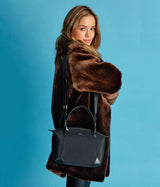 Sac à main vegan pour femme Pretty Apple Skin et Nylon recyclé noir sans cuir, éthique, écoresponsable, écologique, recyclé et sans cruauté