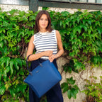 Sac cabas vegan pour femme Jolly Apple Skin et Nylon recyclé bleu marine, sans cuir, éthique, écoresponsable, écologique, recyclé et sans cruauté