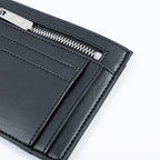 Porte-cartes femme Uppeal™ noir, accessoire vegan signé Ashoka Paris, chic et responsable.