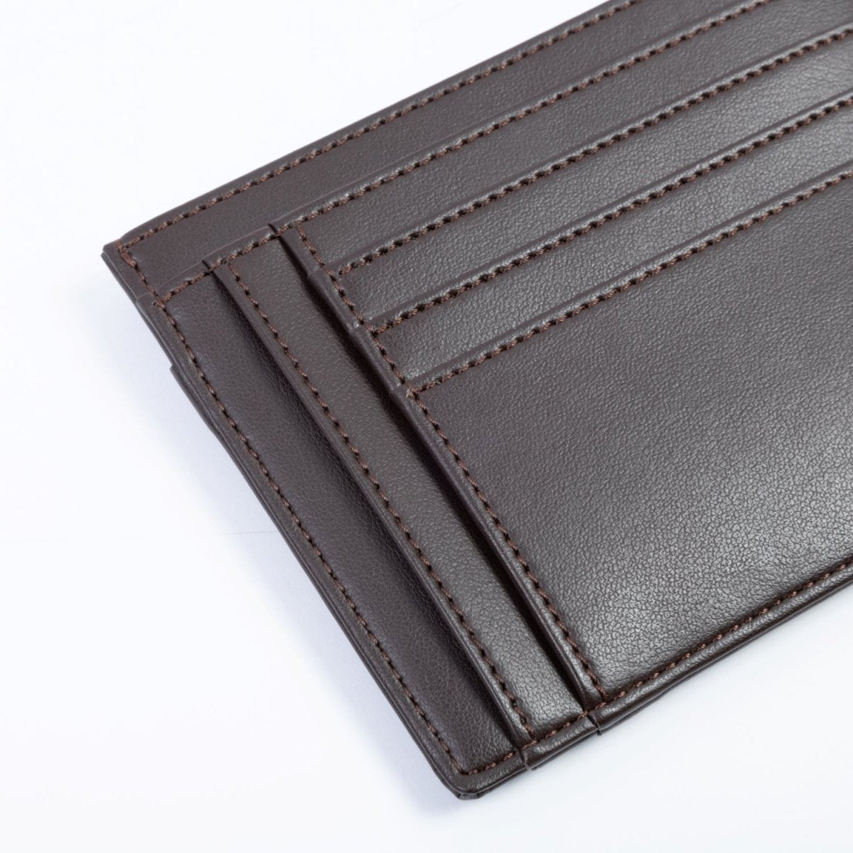 Brown card holder, zipped – Vegan Uppeal™ with ten card slots