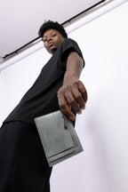 Porte-cartes femme durable, Uppeal™ - fabriqué avec conscience, style parisien intemporel.