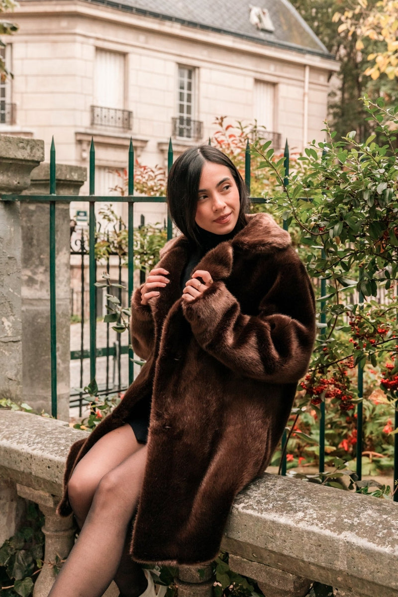 Manteau en Fourrure Vegan Babylone Chocolat - Ashoka Paris
