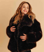 Manteau court à grand col en fausse fourrure vegan Betty chocolat - Made in France 🇫🇷 - Éthique et écoresponsable