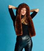 Écharpe capuche Suzon, tendance et vegan, offrant confort, intensité de couleur et allure sophistiquée.