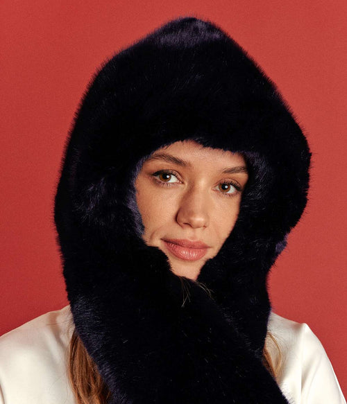 Écharpe à capuche Suzon en fourrure vegan bleu nuit - Made in Paris - Ethique et écoresponsable