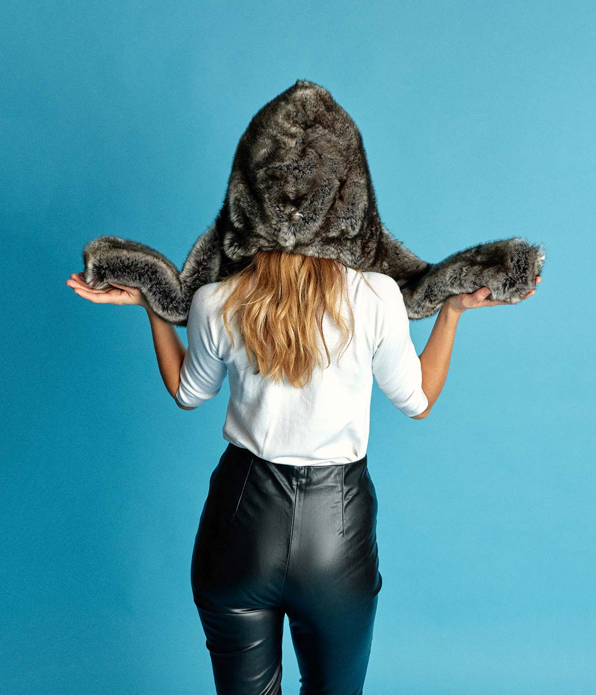 Suzon Polar Grey Vegan Fur Hooded Scarf | Ashoka Paris
