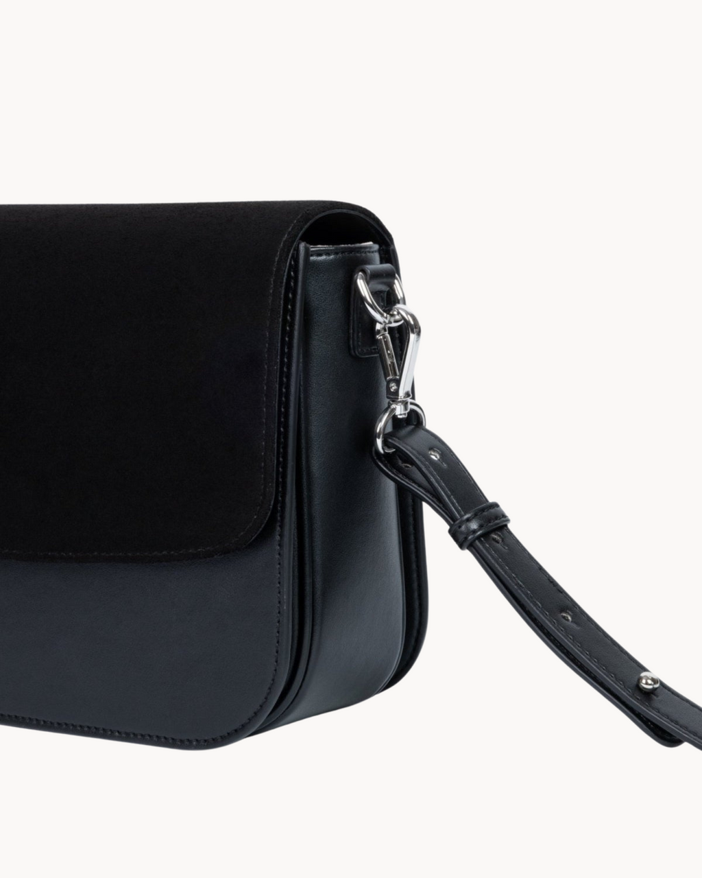 Sac vegan Brigitte Oxymore Noir – détail couture et bandoulière amovible
