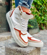 Sneakers vegan Matéo Montante Terracotta & Léopard portées – baskets durables et mode responsable