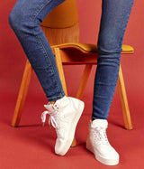 Chaussures vegan Matéo Montante Blanches portées – baskets durables pour femme et homme
