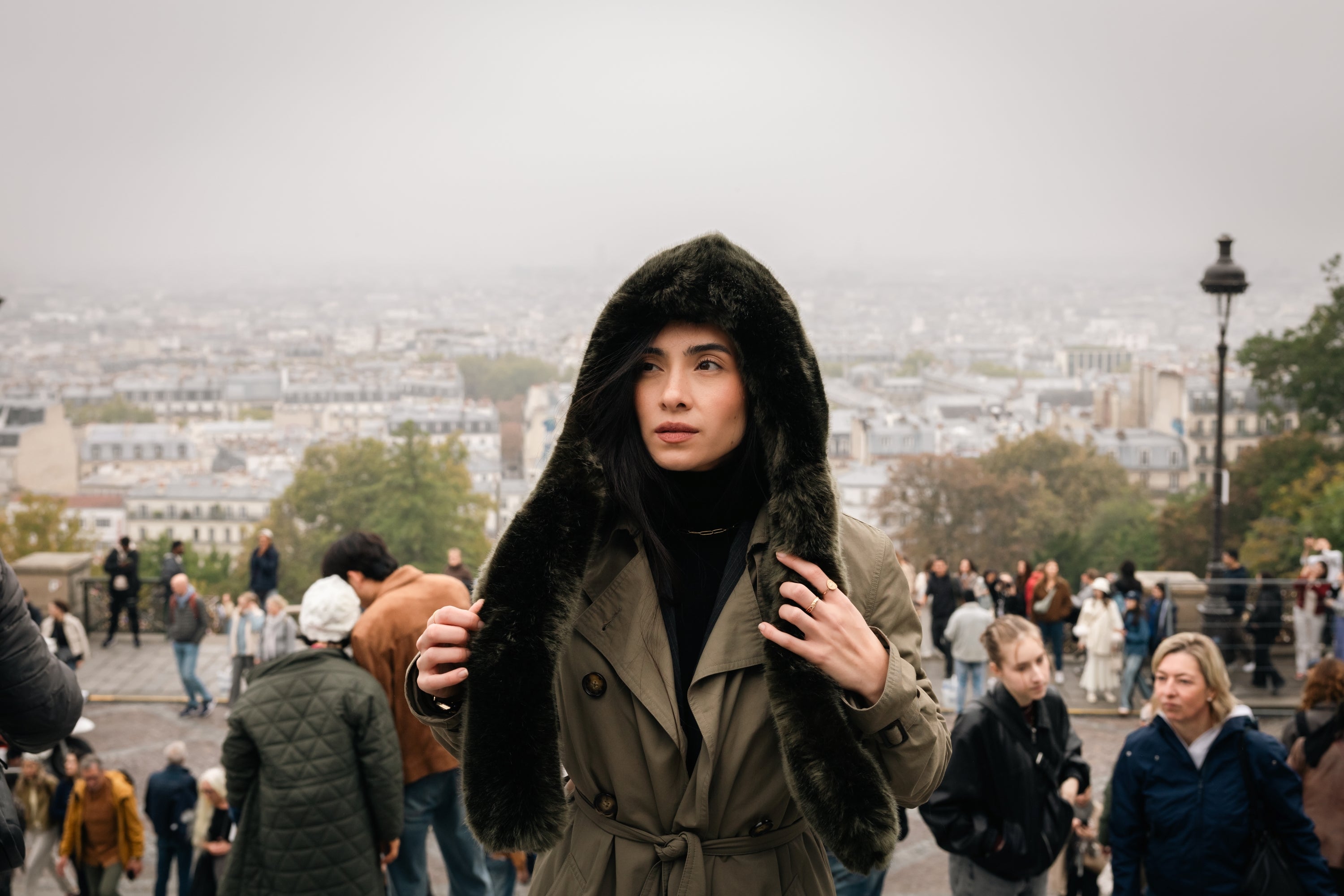 Écharpe Suzon Vert Bronze Ashoka Paris, alternative responsable à la fourrure animale, chaude et élégante pour l’hiver