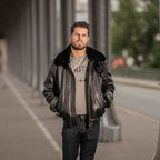 Blouson aviateur noir, vegan pour homme, Roland, sans cuir, intérieur doublé de fourrure synthétique made in France, fabriqué à Paris, matière italienne, écoresponsable, éthique, écologique, Peta approved et Animal free.