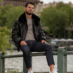Blouson aviateur noir, vegan pour homme, Roland, sans cuir, intérieur doublé de fourrure synthétique made in France, fabriqué à Paris, matière italienne, écoresponsable, éthique, écologique, Peta approved et Animal free.