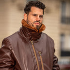Blouson aviateur marron, vegan pour homme, Roland, sans cuir, intérieur doublé de fourrure synthétique made in France, fabriqué à Paris, matière italienne, écoresponsable, éthique, écologique, Peta approved et Animal free.
