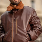 Blouson aviateur marron, vegan pour homme, Roland, sans cuir, intérieur doublé de fourrure synthétique made in France, fabriqué à Paris, matière italienne, écoresponsable, éthique, écologique, Peta approved et Animal free.