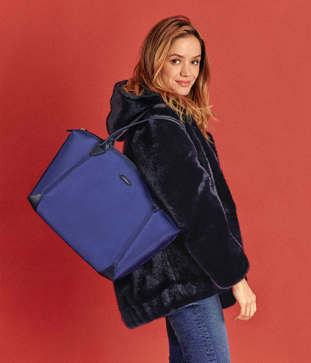 Sac vegan pour femme Apple Skin et Nylon recyclé bleu marine Journey Kromatik , sans cuir, éthique, écoresponsable, écologique, recyclé et sans cruauté