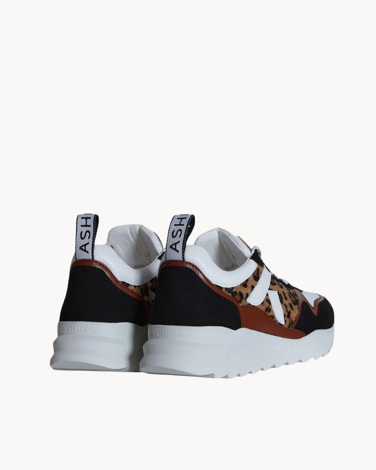 Sneakers vegan Lewis Léopard, la paire vue arrière