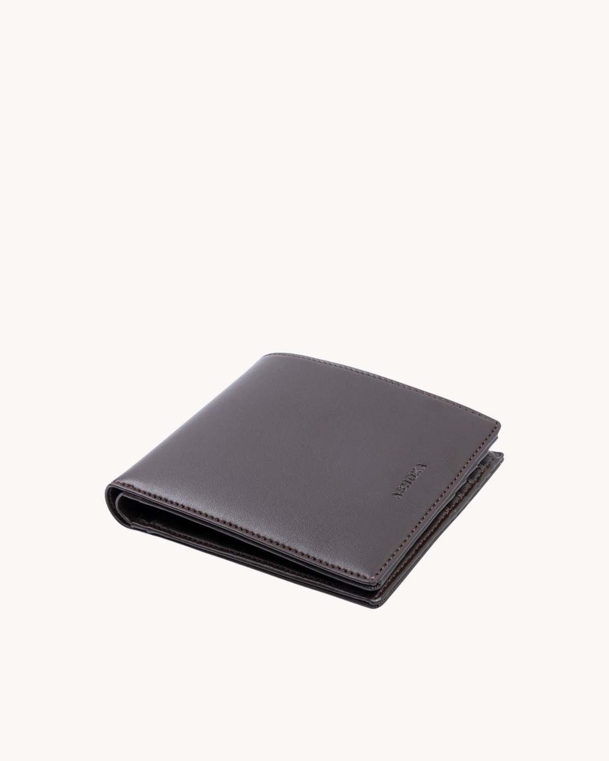 Portefeuille homme Ashoka Paris en Uppeal™ marron, vu de trois quarts