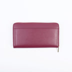 Portefeuille femme Uppeal™ bordeaux, chic parisien et engagement responsable au quotidien.