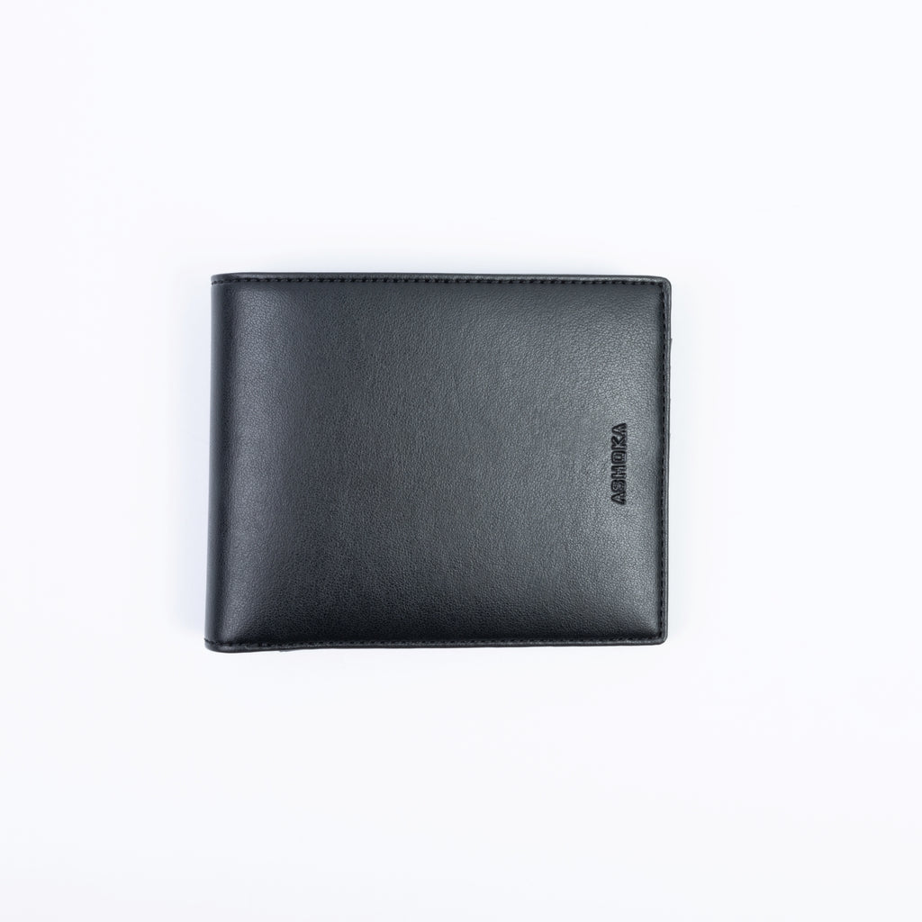 Portefeuille homme bleu marine Apple Skin, accessoire vegan chic pour hommes modernes sensibles à l’éthique.