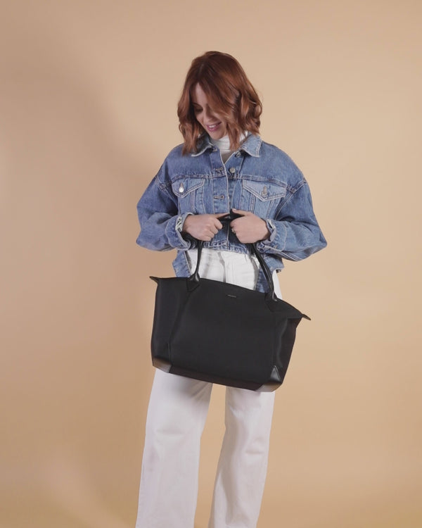 Journey Bag Apple Skin and Recycled Nylon black