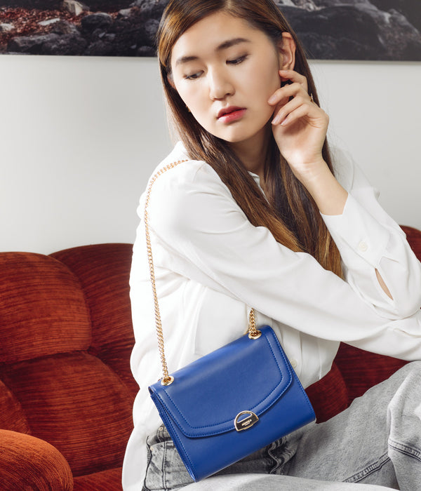 Sac clutch  vegan Mini Paname full Apple skin bleu éléctrique - Chaine dorée - pouch bag vegan et éthique