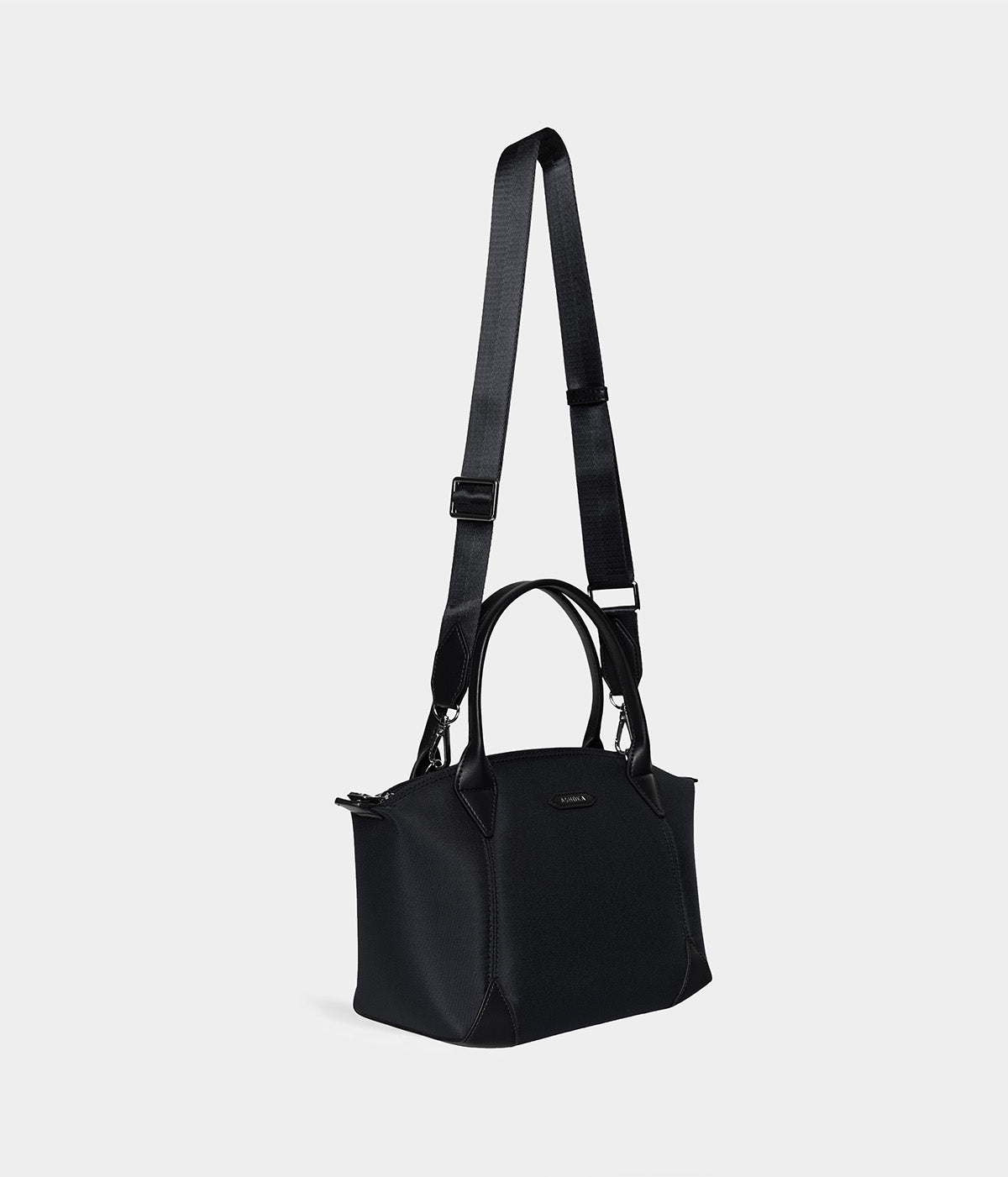 Sac à main vegan pour femme Pretty Apple Skin et Nylon recyclé noir sans cuir, éthique, écoresponsable, écologique, recyclé et sans cruauté