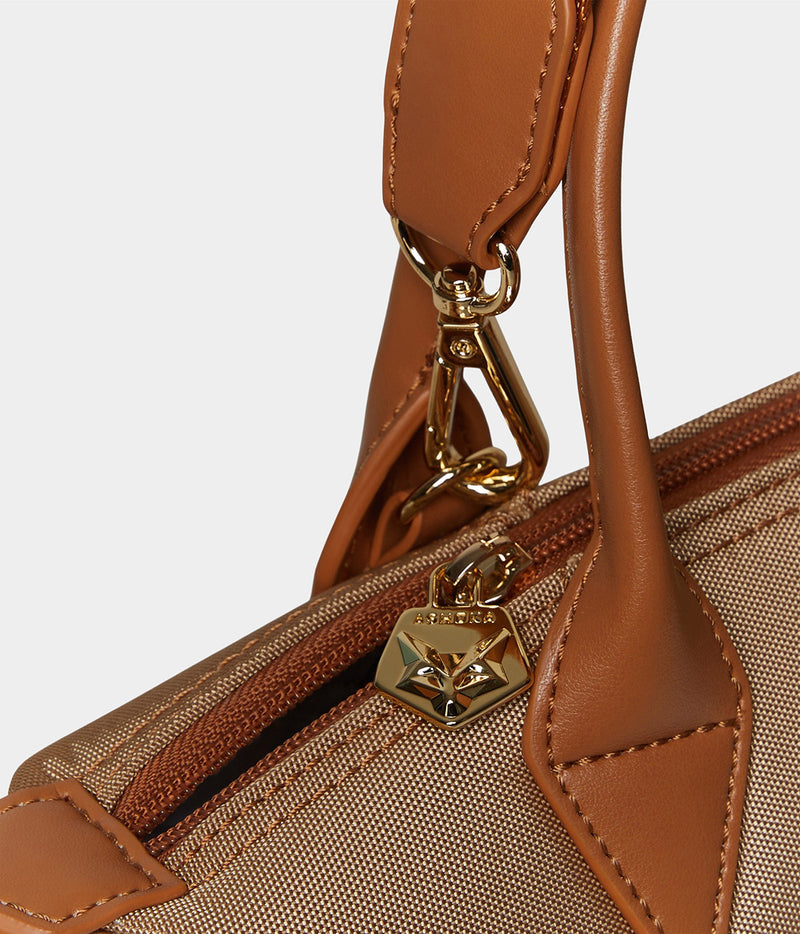 LOUIS VUITTON Femme Very Zipped Bag en Cuir en Beige