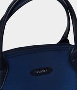 Sac à main vegan pour femme Pretty Apple Skin et Nylon recyclé bleu marine, sans cuir, éthique, écoresponsable, écologique, recyclé et sans cruauté
