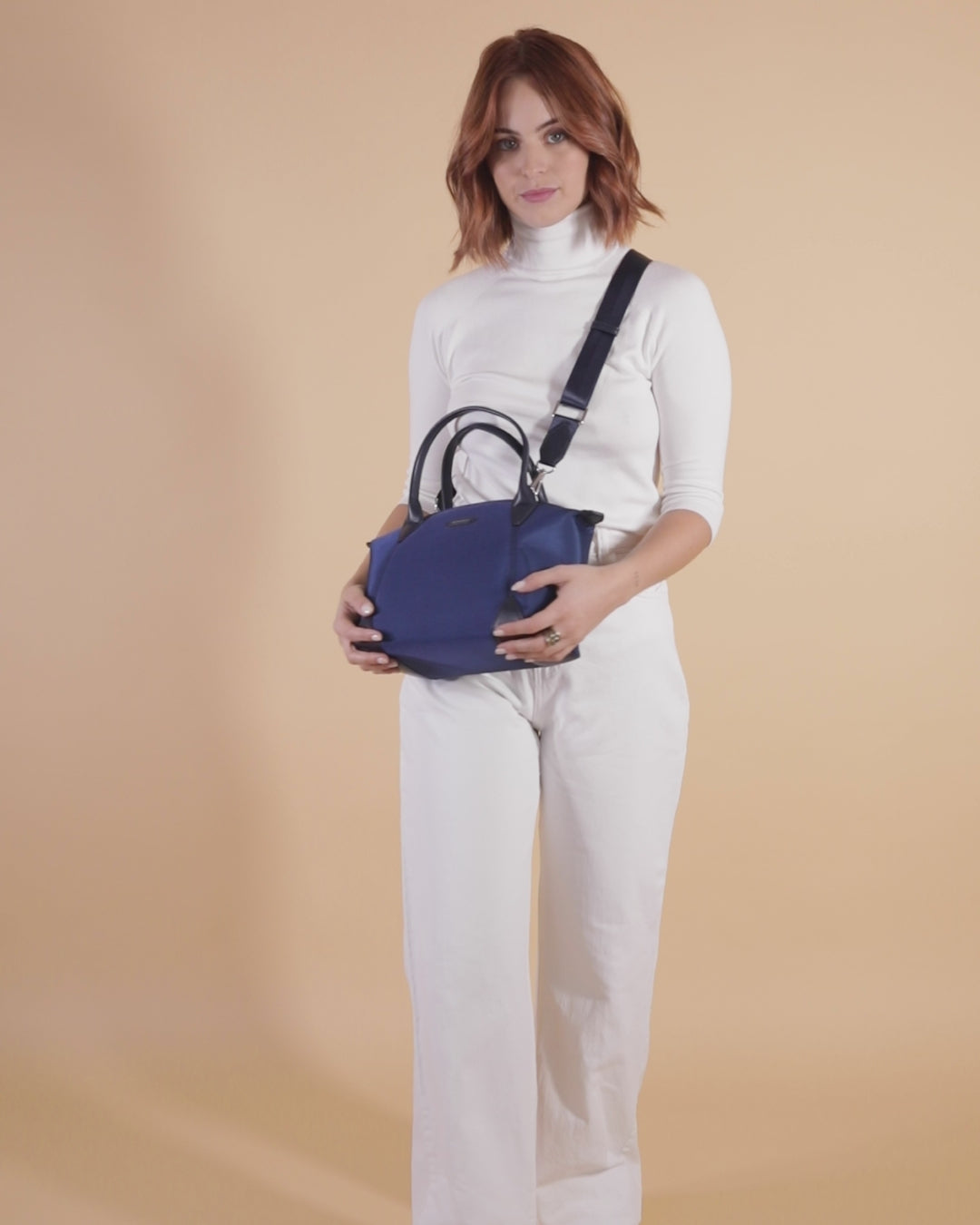 Sac à main vegan pour femme Pretty Apple Skin et Nylon recyclé bleu marine, sans cuir, éthique, écoresponsable, écologique, recyclé et sans cruauté