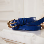 Ceinture vegan pour femme en Apple Skin bleu électrique et boucle laiton dorée, Haute maroquinerie écoresponsable et végane