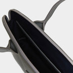 Porte-documents vegan pour femme City Apple Skin argent - sans cuir - éthique, écoresponsable, écologique, recyclé et sans cruauté