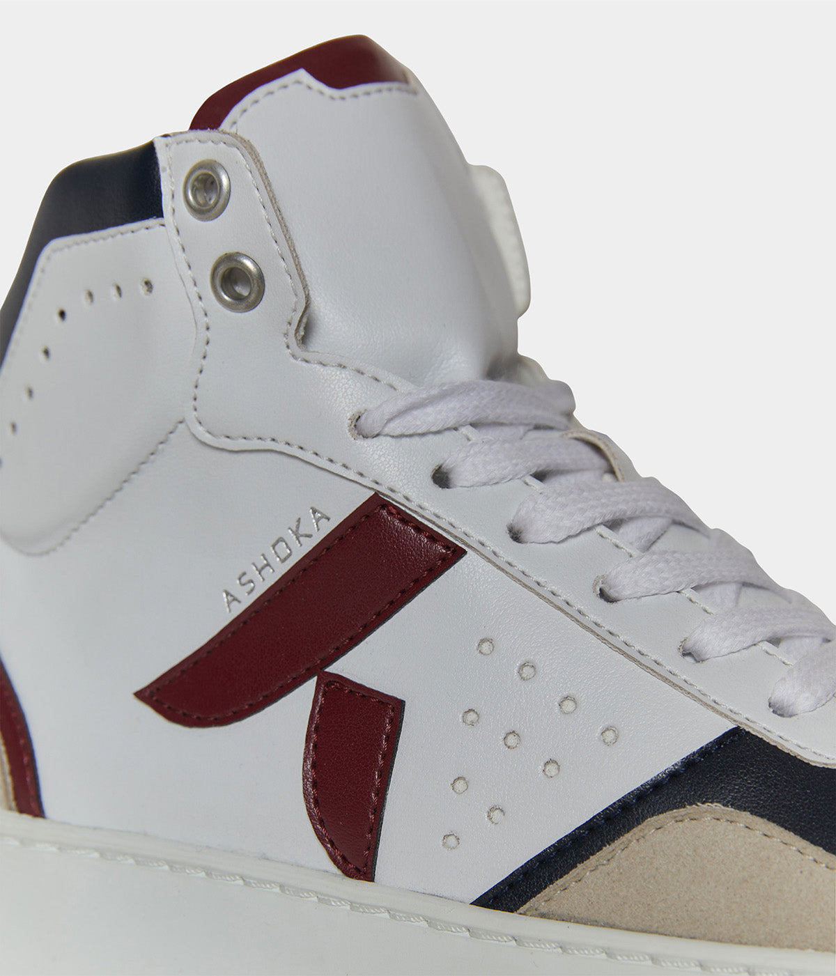 Chaussure vegan Matéo Montante Bordeaux & Marine – détail cuir de pomme Uppeal™ et matières recyclées