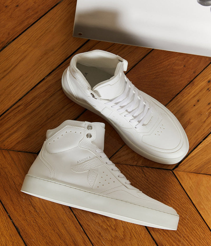 Sneakers vegan Matéo Montante Blanches – baskets éthiques en décor intérieur