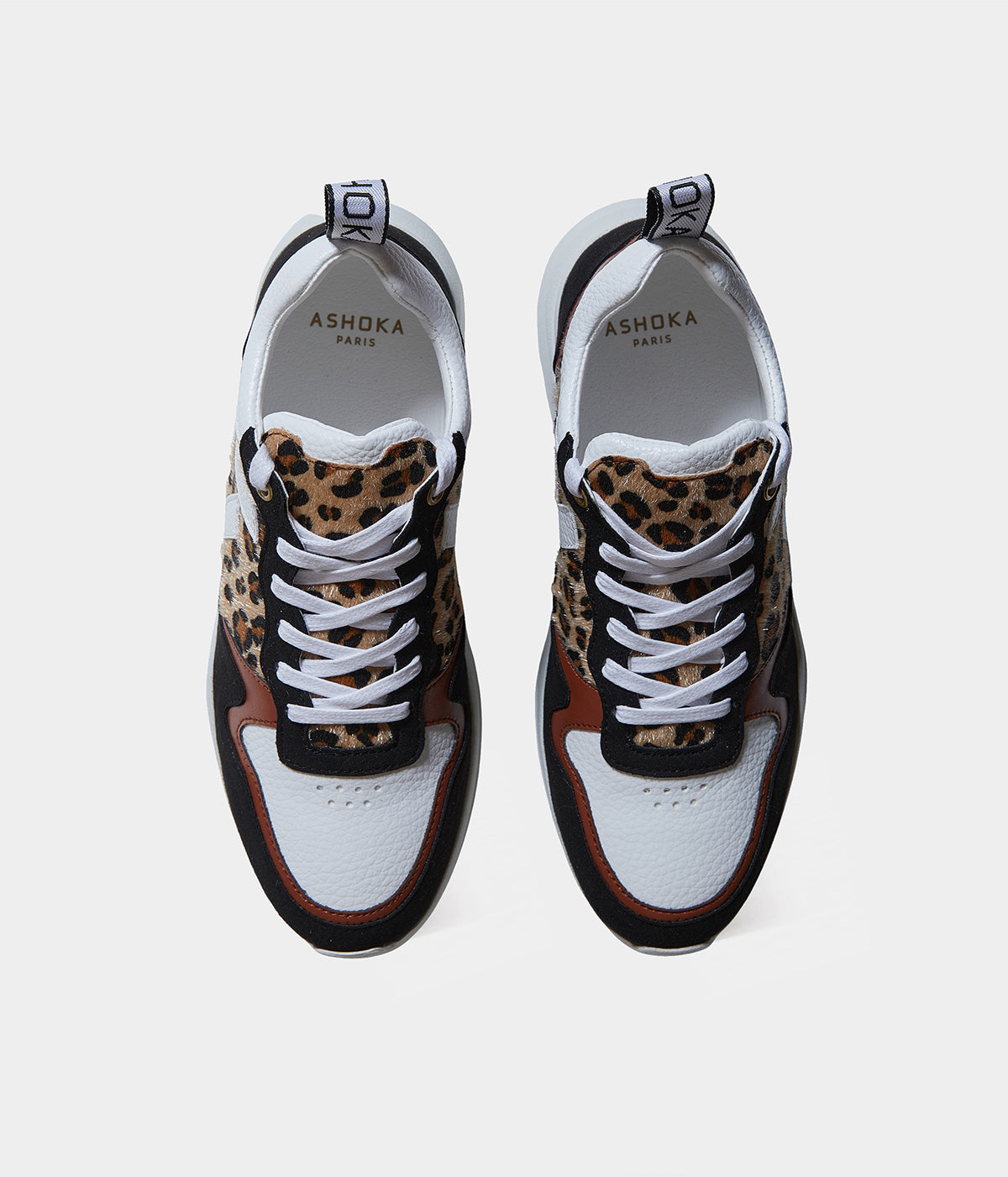 Sneakers vegan Lewis Léopard – vue du dessus avec laçage ergonomique