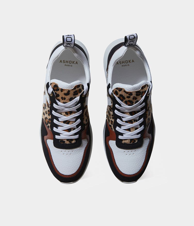 Sneakers vegan Lewis Léopard – vue du dessus avec laçage ergonomique