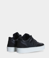 Sneaker vegan Matéo Basse Noire – vue arrière avec semelle renforcée