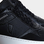 Chaussure vegan Matéo Basse Noire – détail cuir de pomme Uppeal™ et matières recyclées