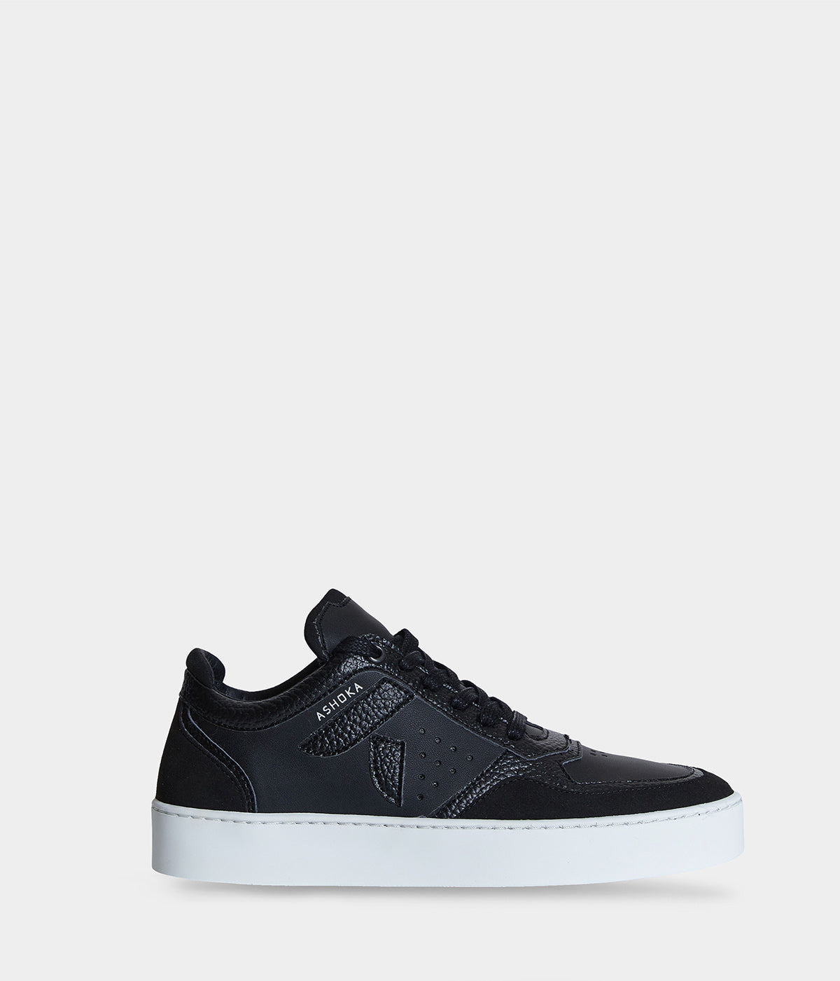 Sneaker vegan Matéo Basse Noire – chaussure éthique biosourcée et recyclée
