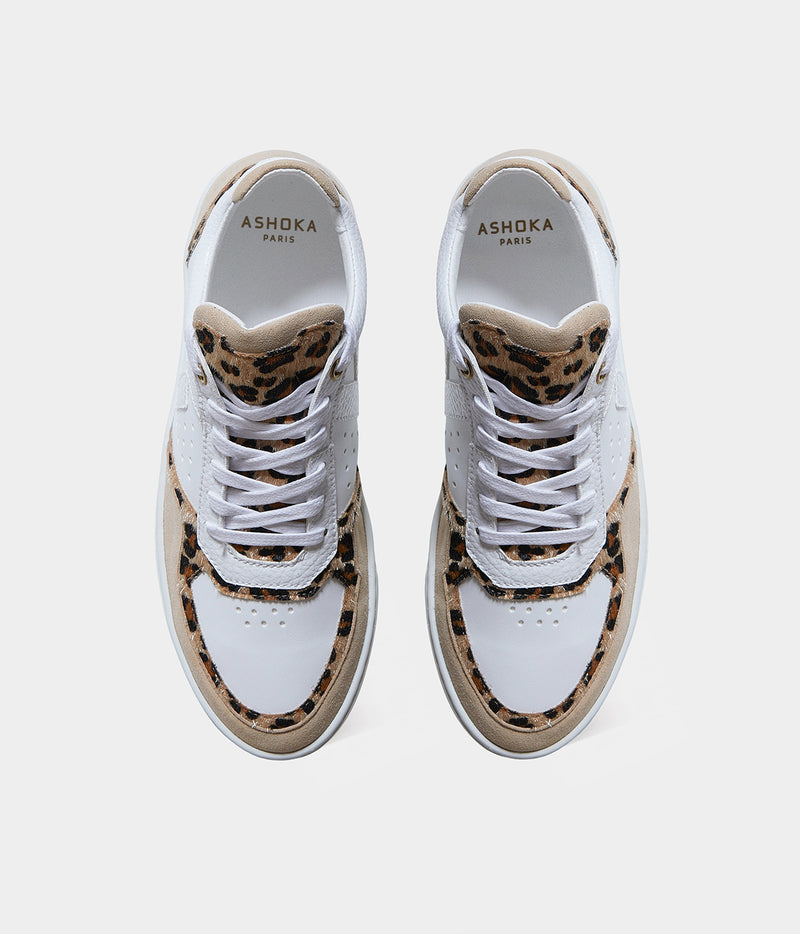 Sneakers vegan Matéo Basse Léopard – vue du dessus avec laçage ergonomique