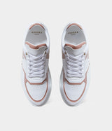Sneakers vegan Matéo Basse Nude – vue du dessus avec laçage ergonomique